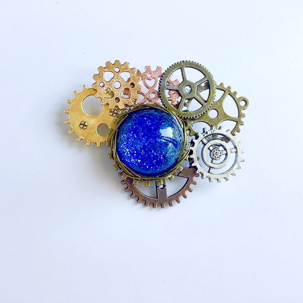 歯車のブローチ
