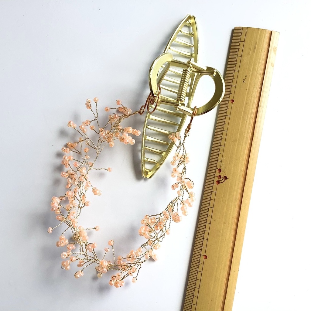 揺れるワイヤーのバンスクリップ