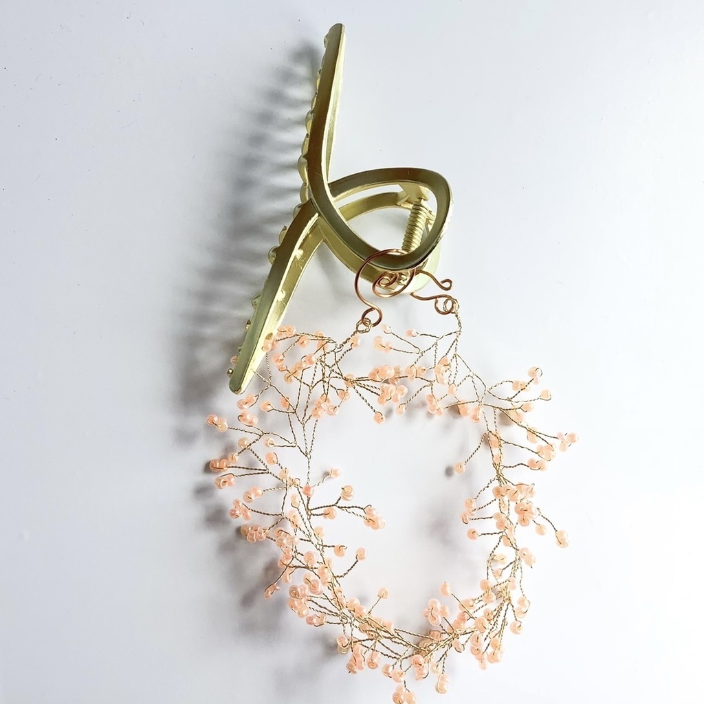 揺れるワイヤーのバンスクリップ