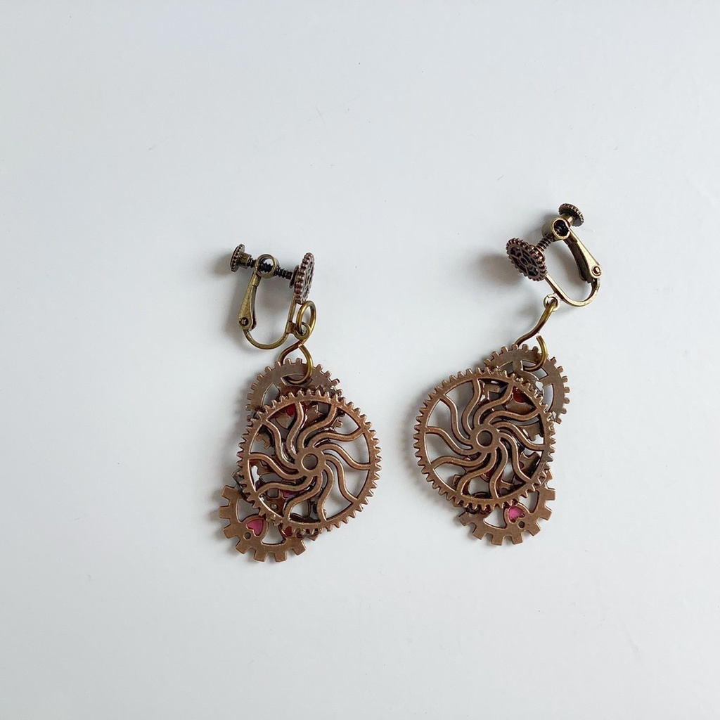 ハートと歯車のイヤリング
