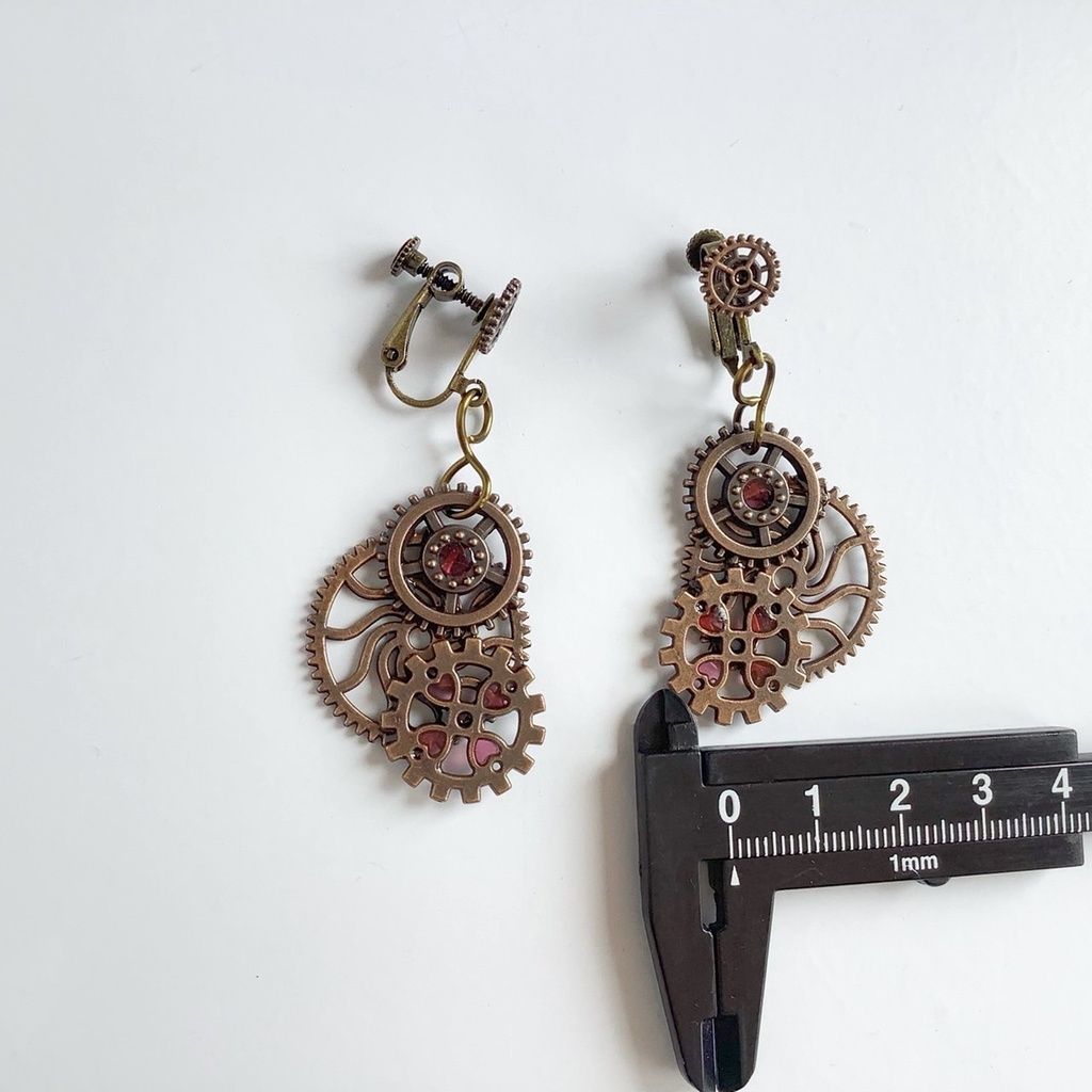 ハートと歯車のイヤリング