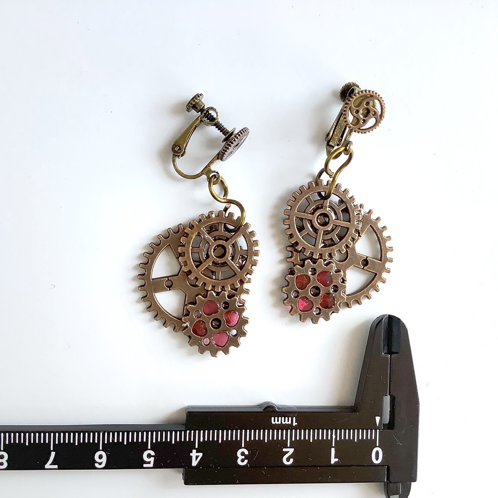 ハートと歯車のイヤリング