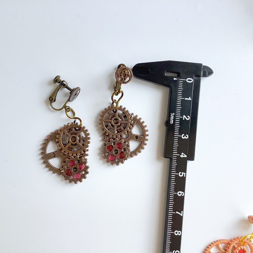 ハートと歯車のイヤリング
