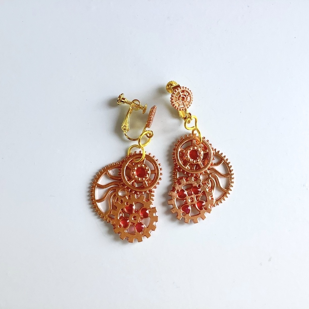 ハートと歯車のイヤリング