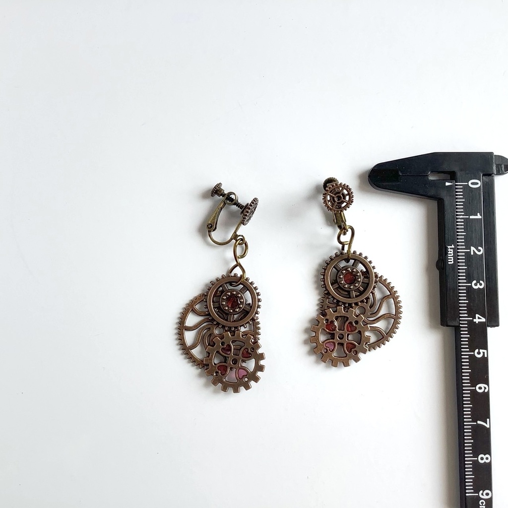 ハートと歯車のイヤリング