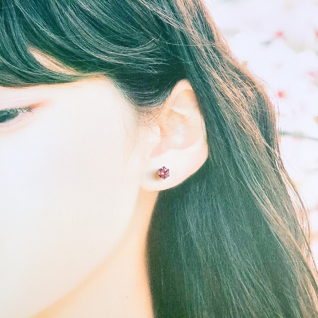 【金属アレルギー対応】キュービックジルコニアの一粒ピアス