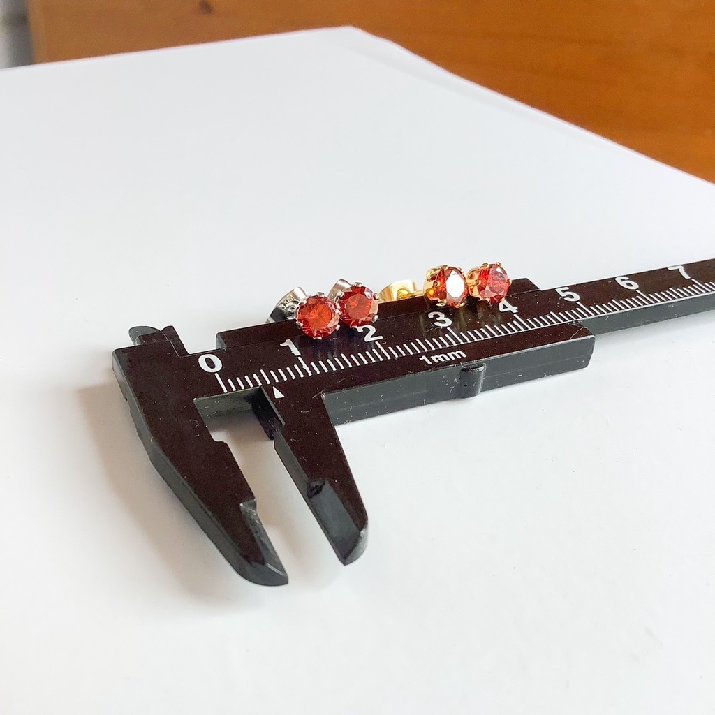 【金属アレルギー対応】キュービックジルコニアの一粒ピアス