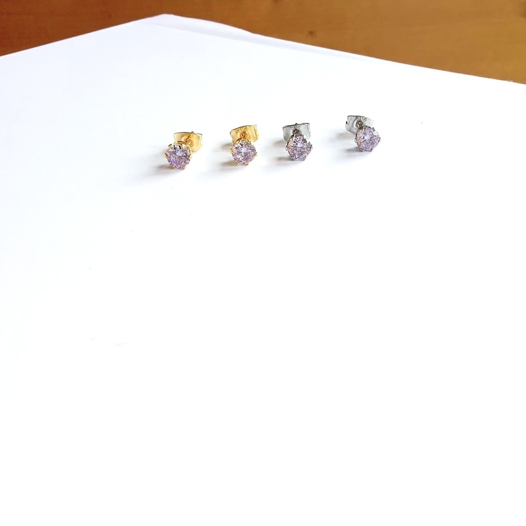 【金属アレルギー対応】キュービックジルコニアの一粒ピアス