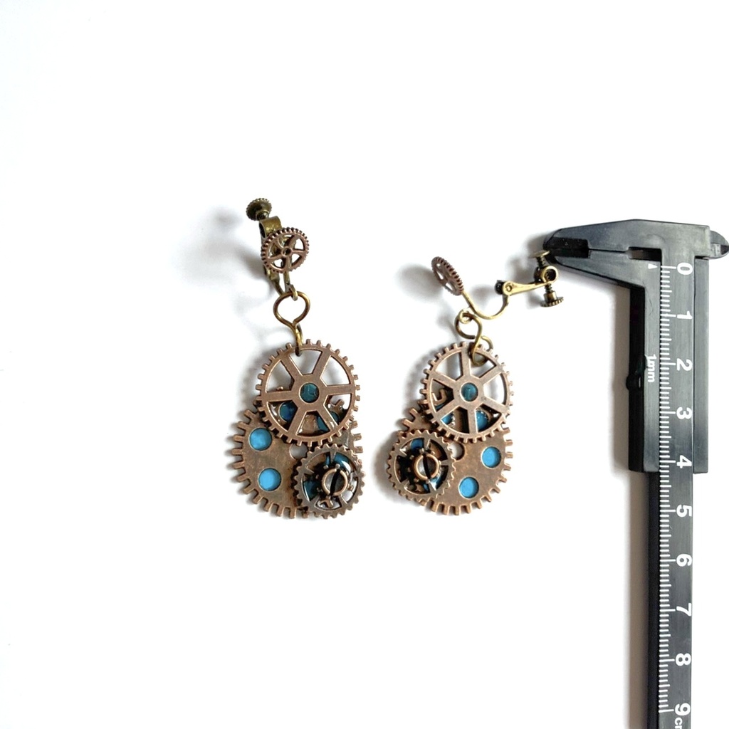 ステンドグラス風 歯車のイヤリング