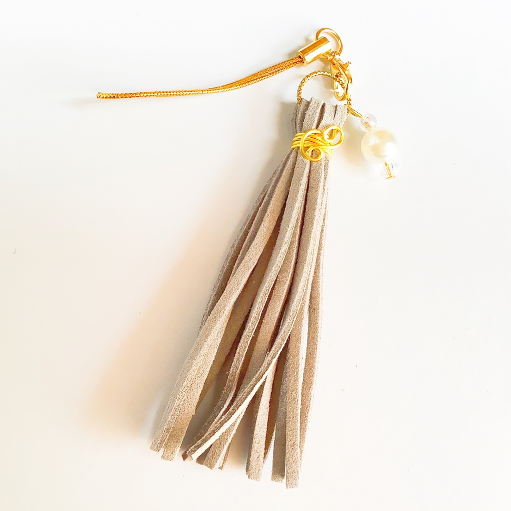 合皮タッセルのストラップ