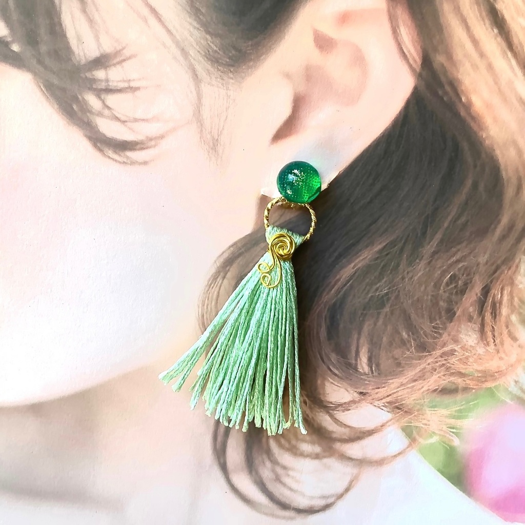 薔薇のタッセルイヤリング ブルー