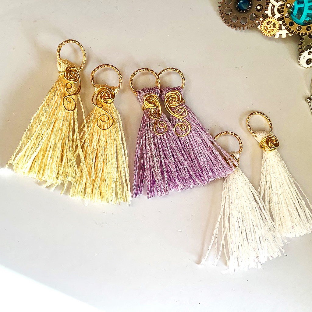 薔薇のタッセルイヤリング ブルー