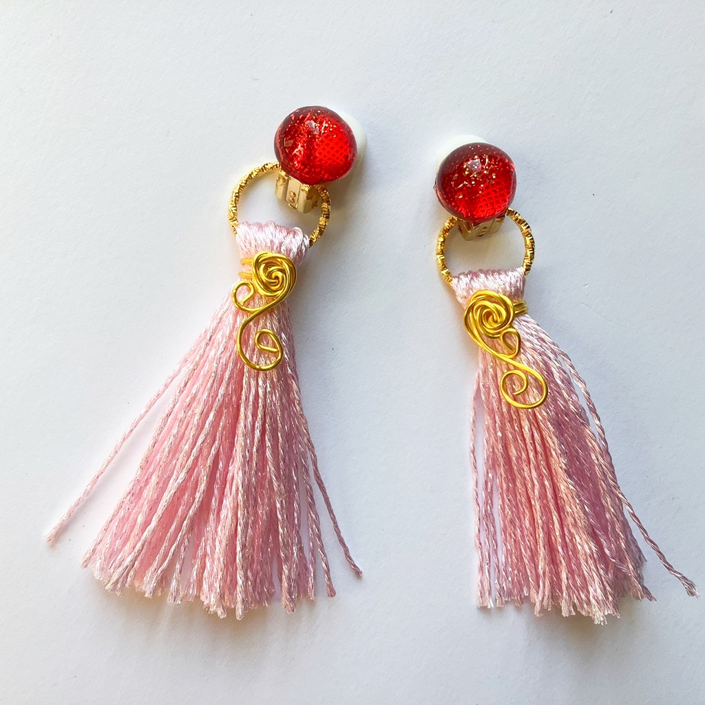薔薇のタッセルイヤリング ピンク