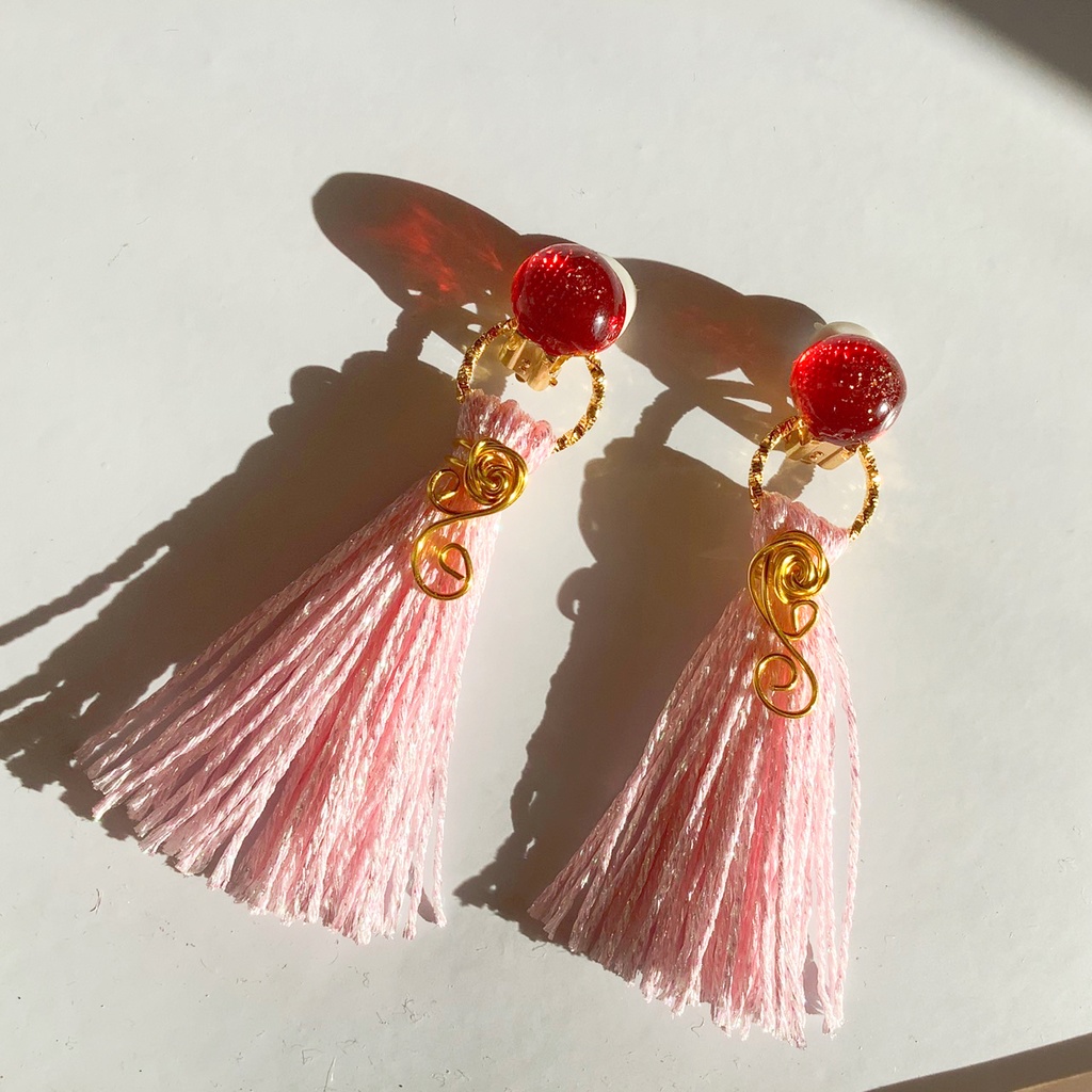 薔薇のタッセルイヤリング ピンク