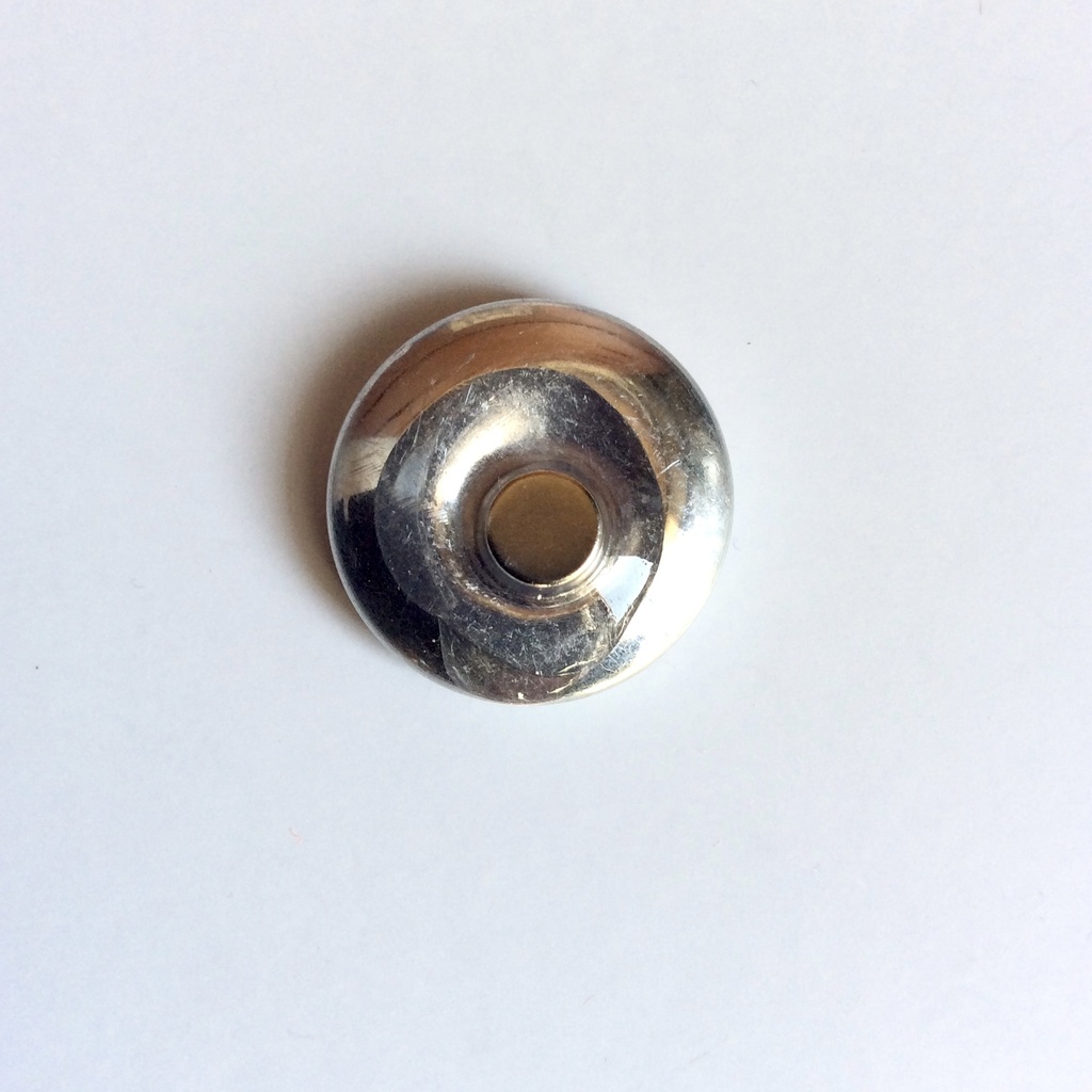 輝く水面のマグネット