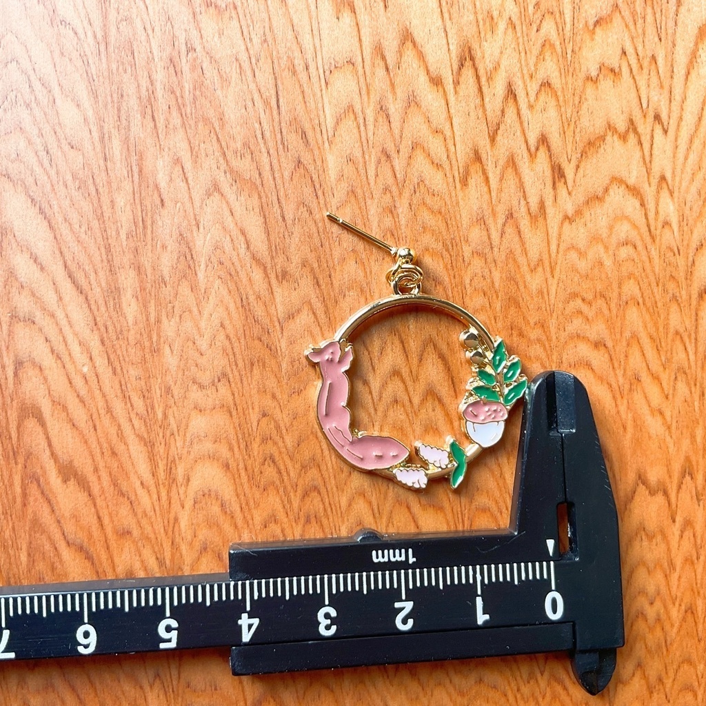 リスとどんぐりのピアス・イヤリング【金属アレルギー対応】