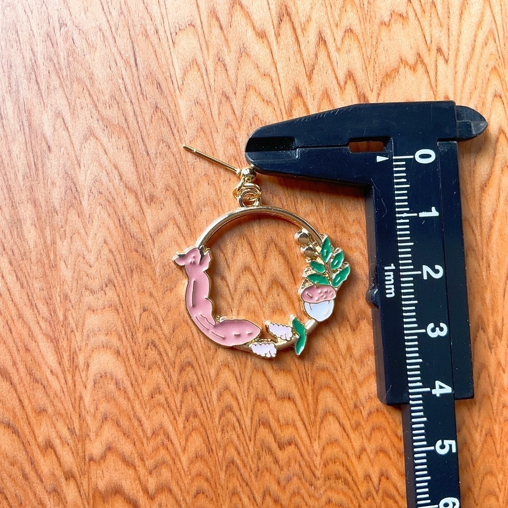 リスとどんぐりのピアス・イヤリング【金属アレルギー対応】