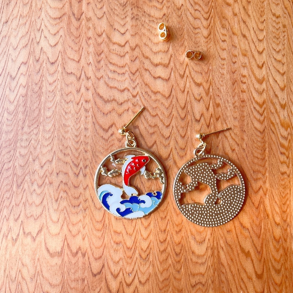 昇り鯉のピアス・イヤリング【金属アレルギー対応】