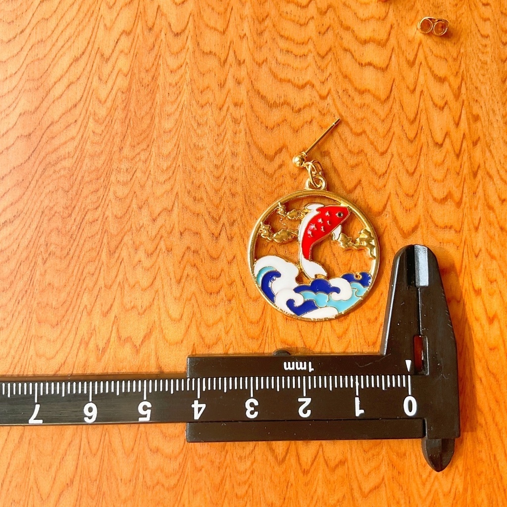 昇り鯉のピアス・イヤリング【金属アレルギー対応】