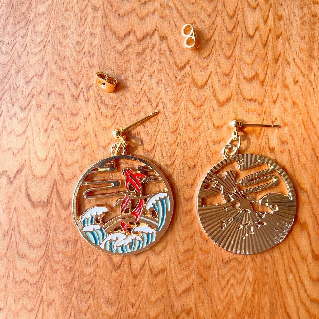 昇り鯉のピアス・イヤリング【金属アレルギー対応】