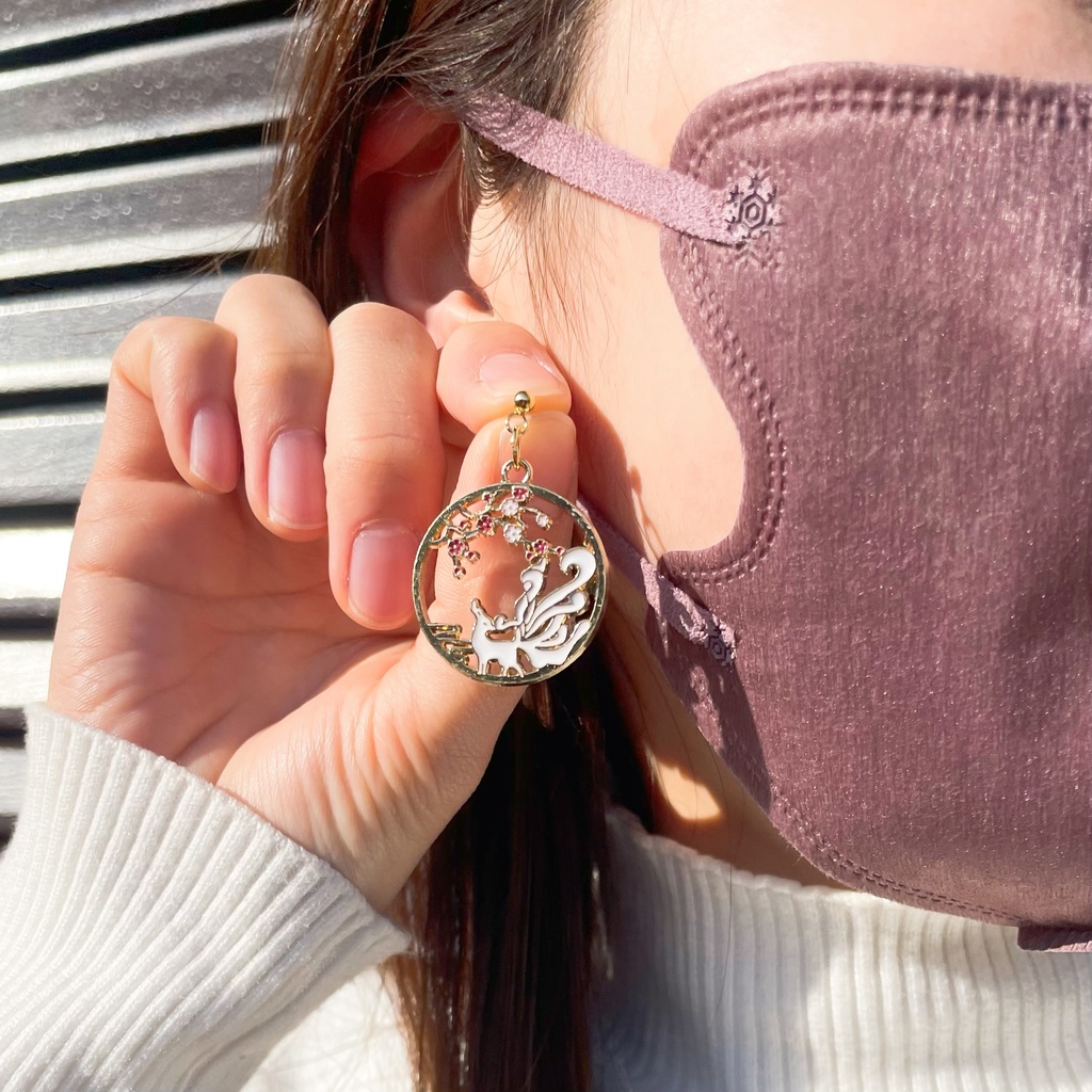 九尾の狐と桜のピアス・イヤリング【金属アレルギー対応】