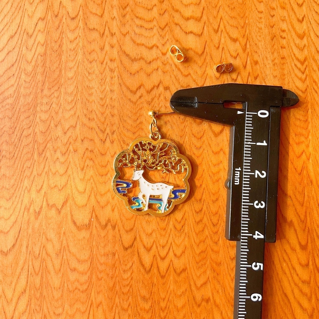 鹿の中華風ピアス・イヤリング【金属アレルギー対応】