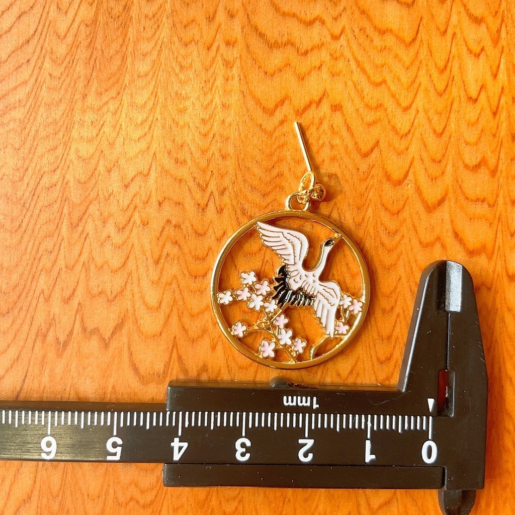 鶴と桜のピアス・イヤリング【金属アレルギー対応】