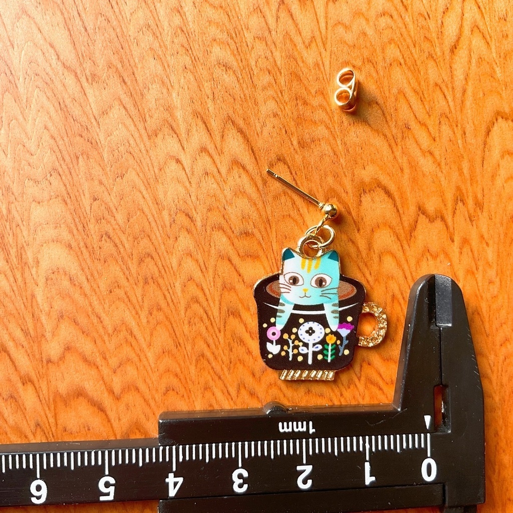 カップ猫のピアス・イヤリング【金属アレルギー対応】