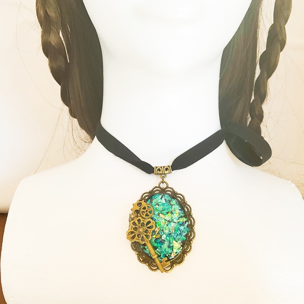 宝石図鑑のチョーカー・ペンダント