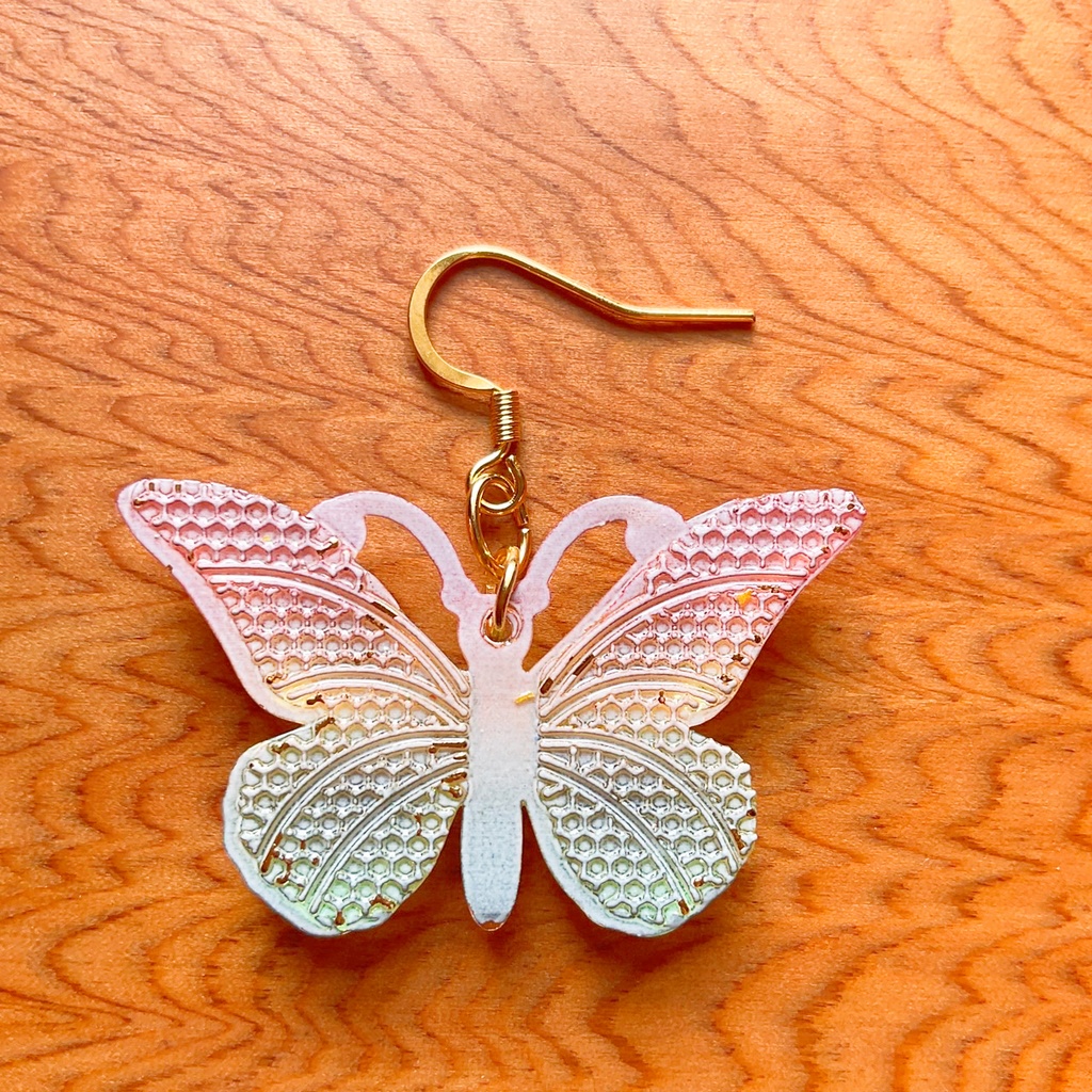 幻想蝶々のピアス・イヤリング【金属アレルギー対応】