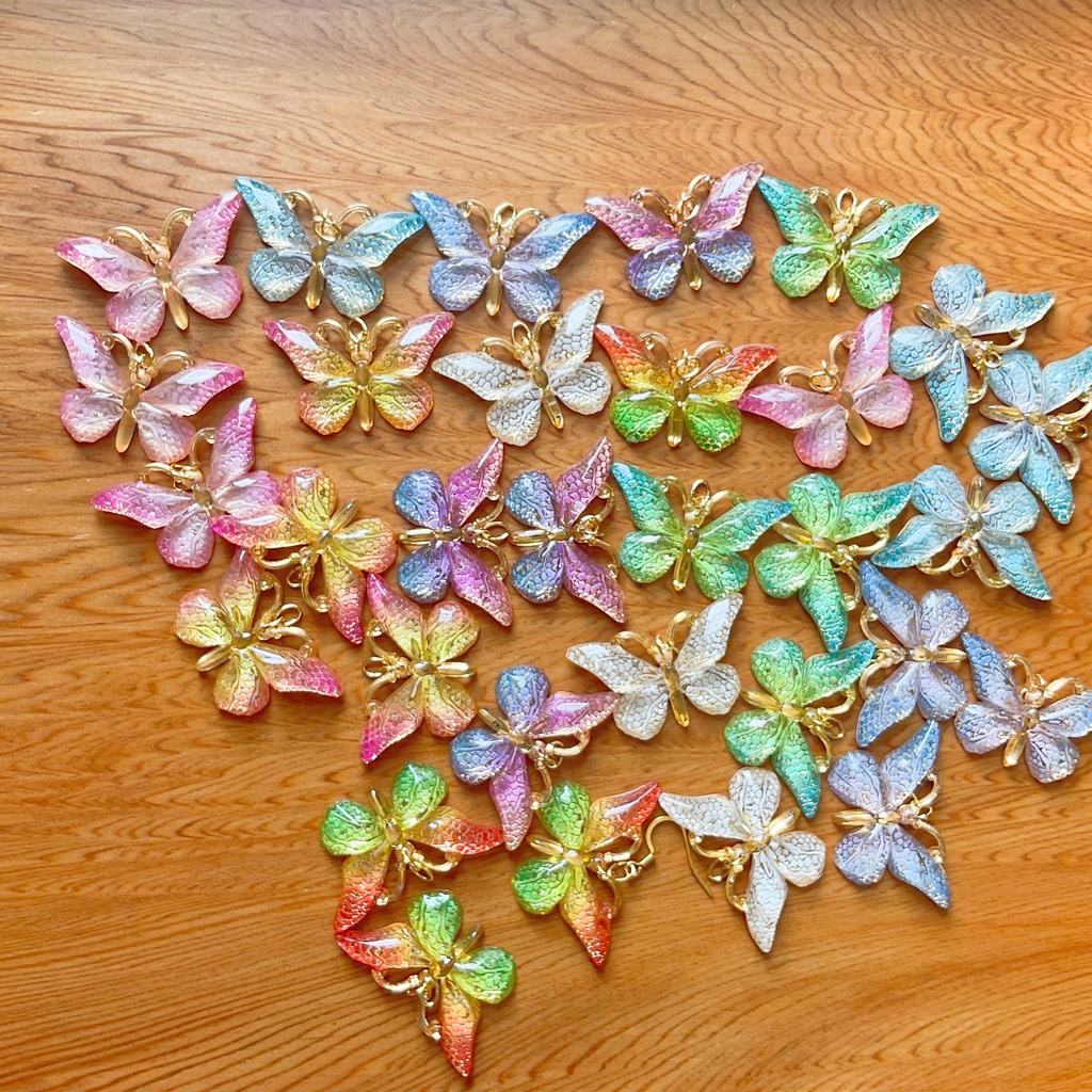 幻想蝶々のピアス・イヤリング【金属アレルギー対応】