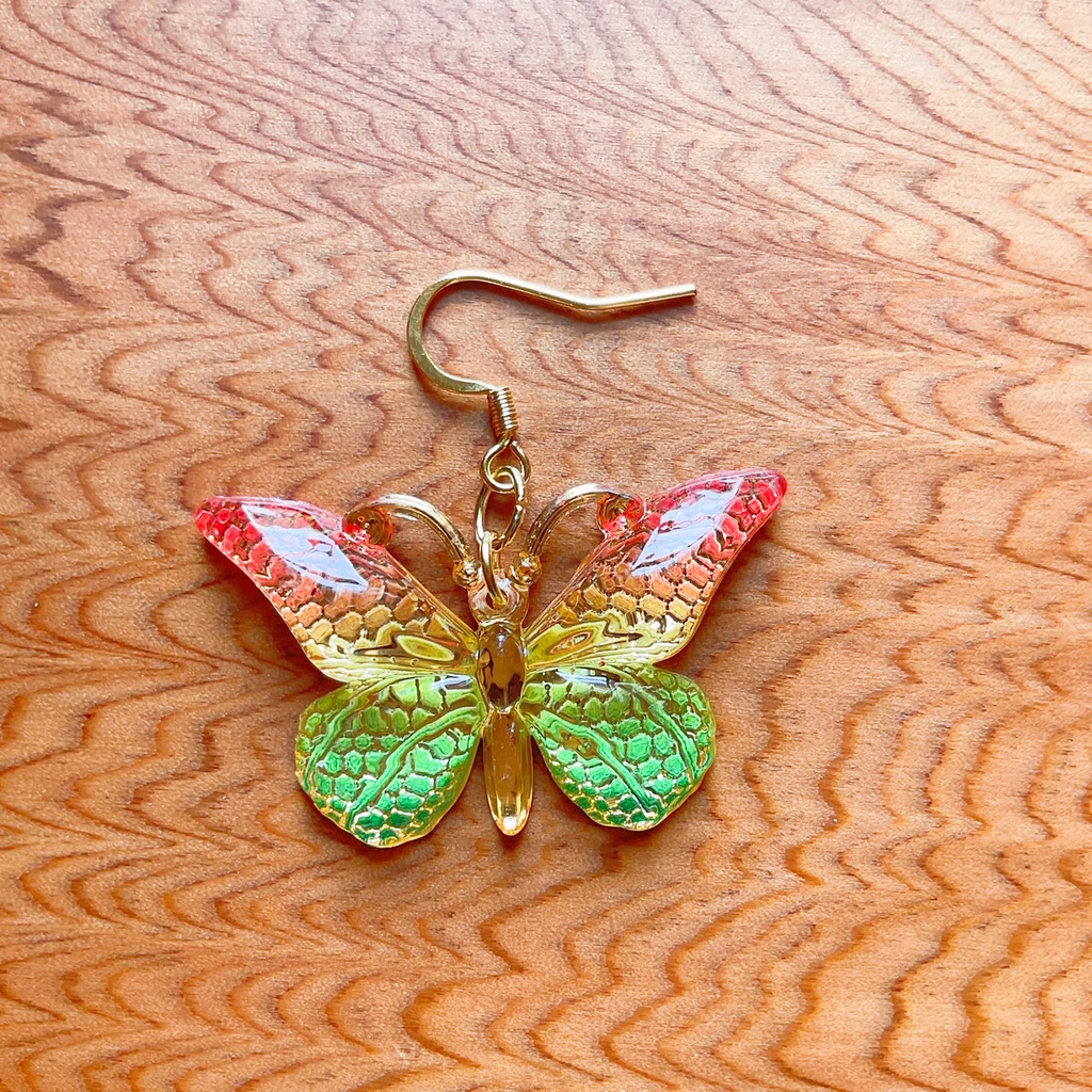 幻想蝶々のピアス・イヤリング【金属アレルギー対応】