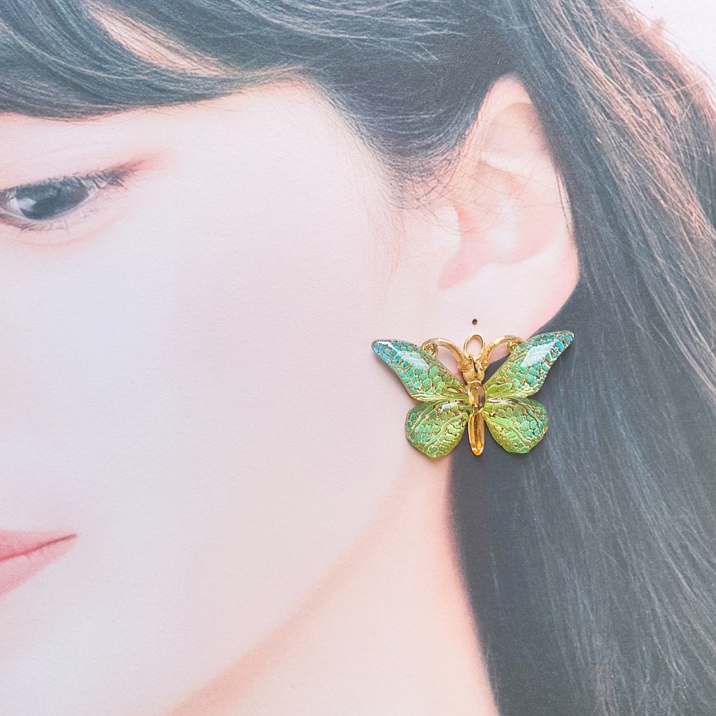 幻想蝶々のピアス・イヤリング【金属アレルギー対応】