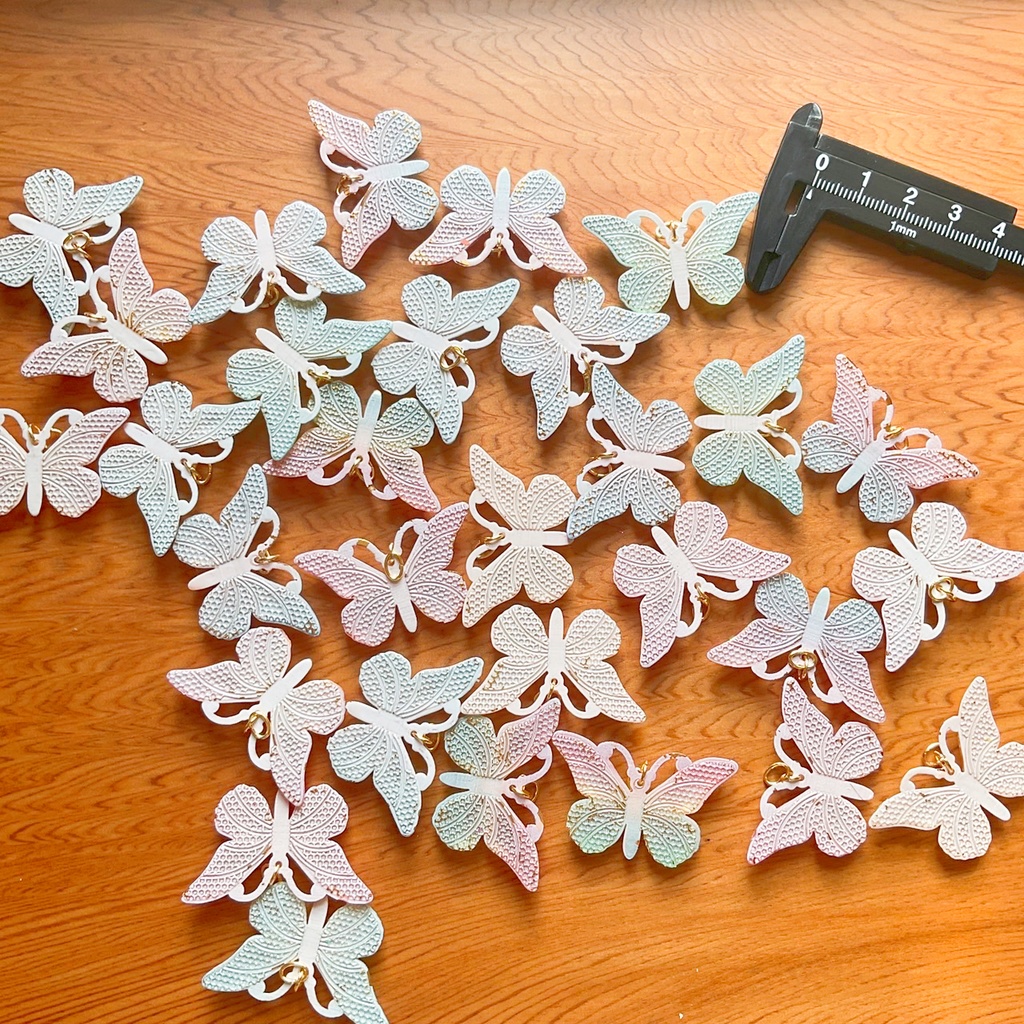 幻想蝶々のピアス・イヤリング【金属アレルギー対応】