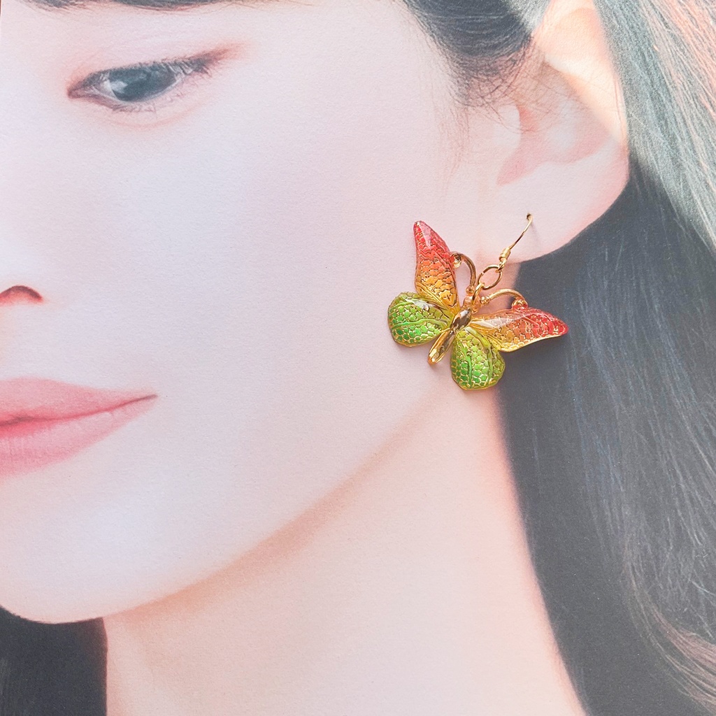 幻想蝶々のピアス・イヤリング【金属アレルギー対応】