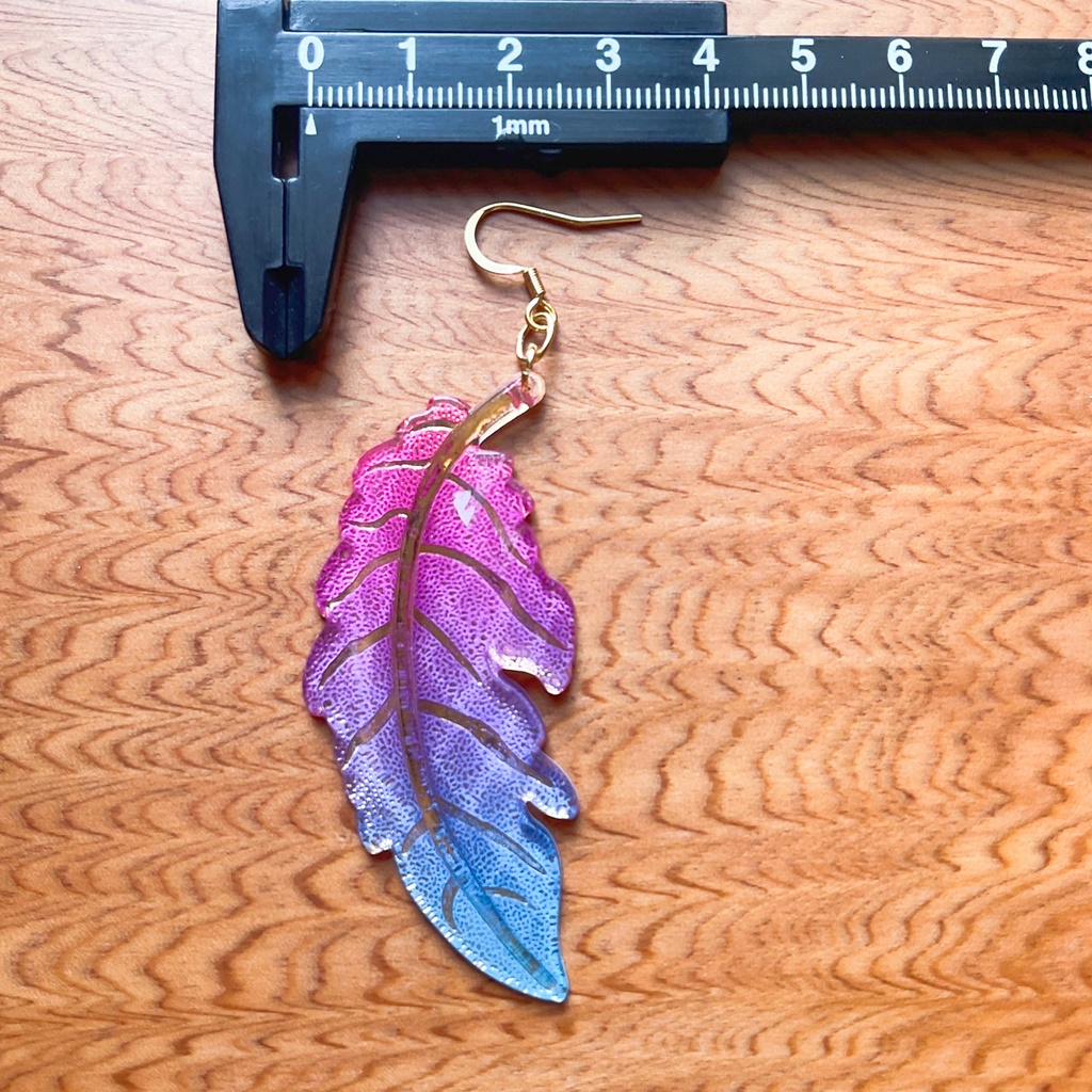 幻想葉のイヤリング・ピアス【金属アレルギー対応】