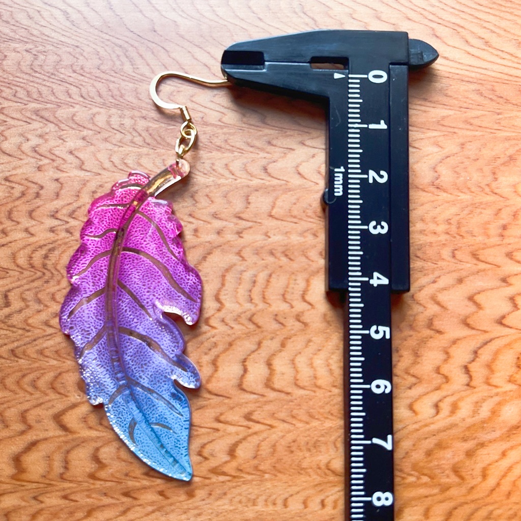 幻想葉のイヤリング・ピアス【金属アレルギー対応】