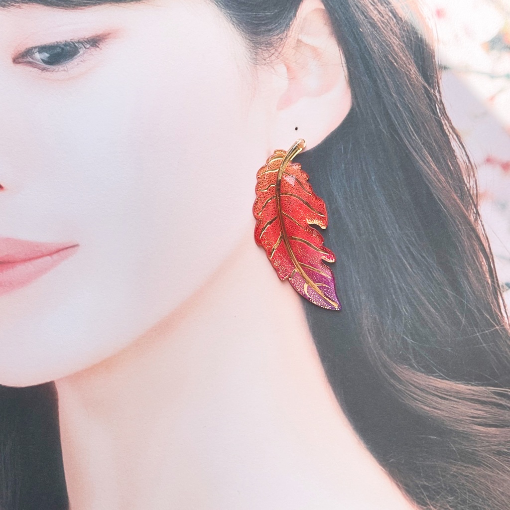 幻想葉のイヤリング・ピアス【金属アレルギー対応】