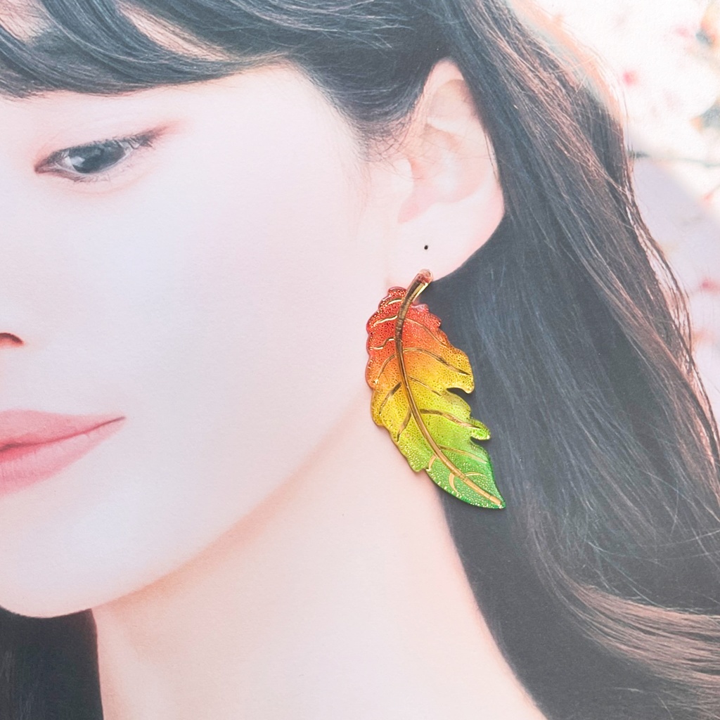 幻想葉のイヤリング・ピアス【金属アレルギー対応】