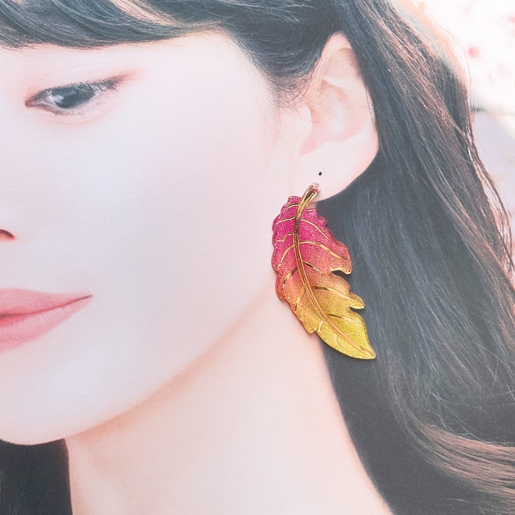 幻想葉のイヤリング・ピアス【金属アレルギー対応】