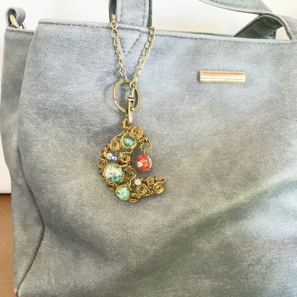 月と薔薇のバッグチャーム