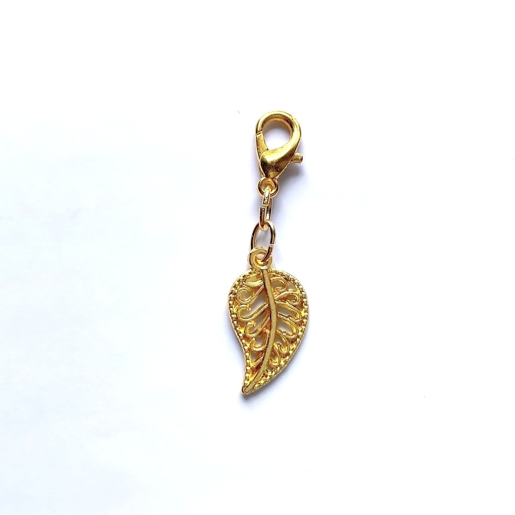 葉っぱの透かしのチャーム