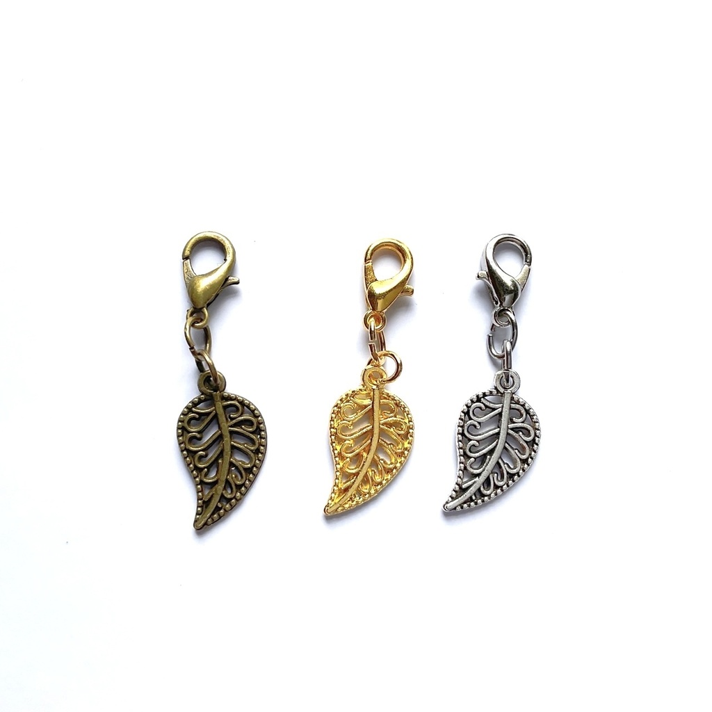 葉っぱの透かしのチャーム