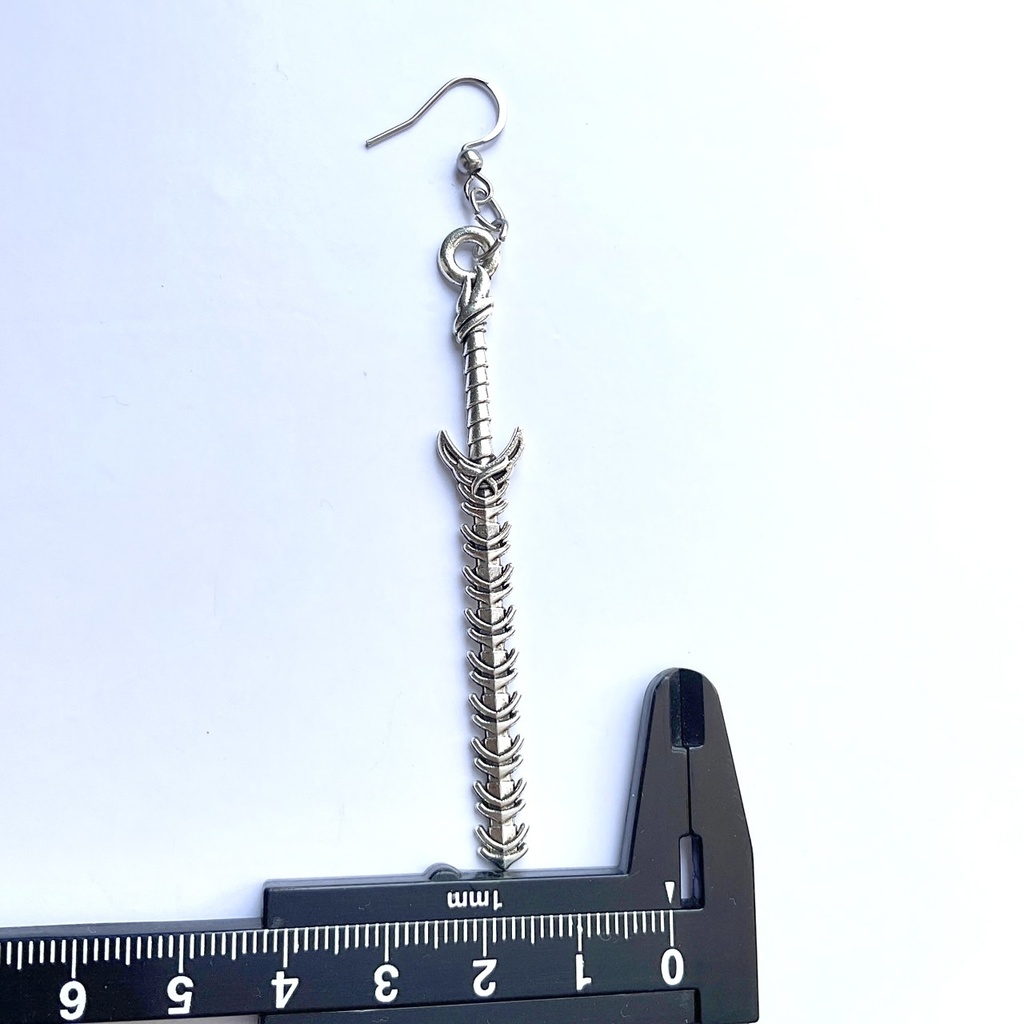 武器のピアス