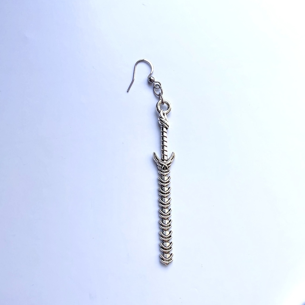 武器のピアス