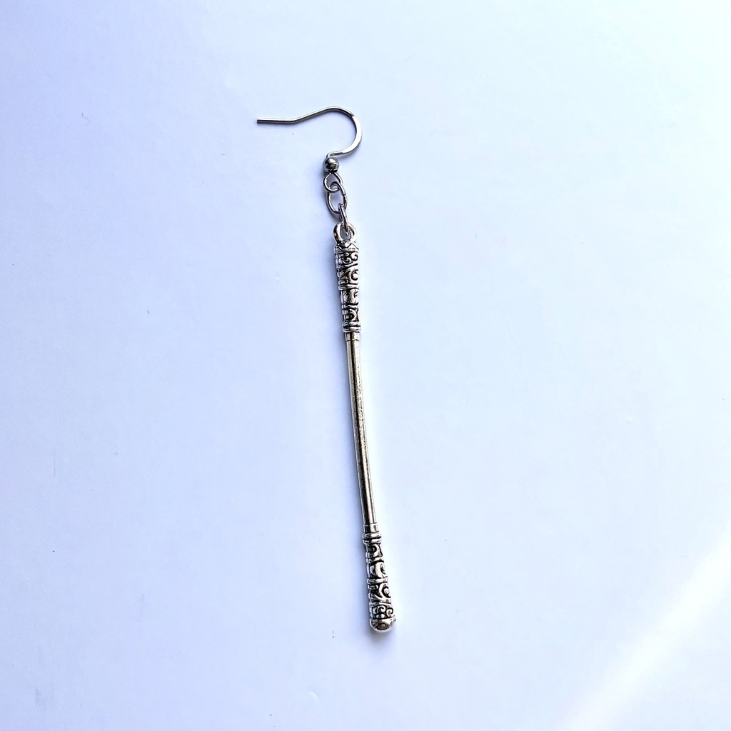 武器のピアス