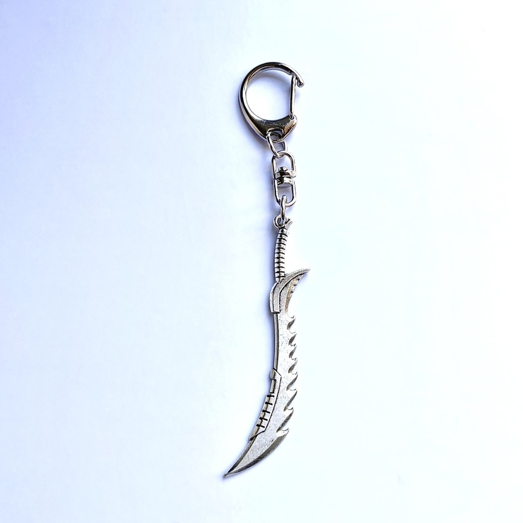 剣のキーホルダー
