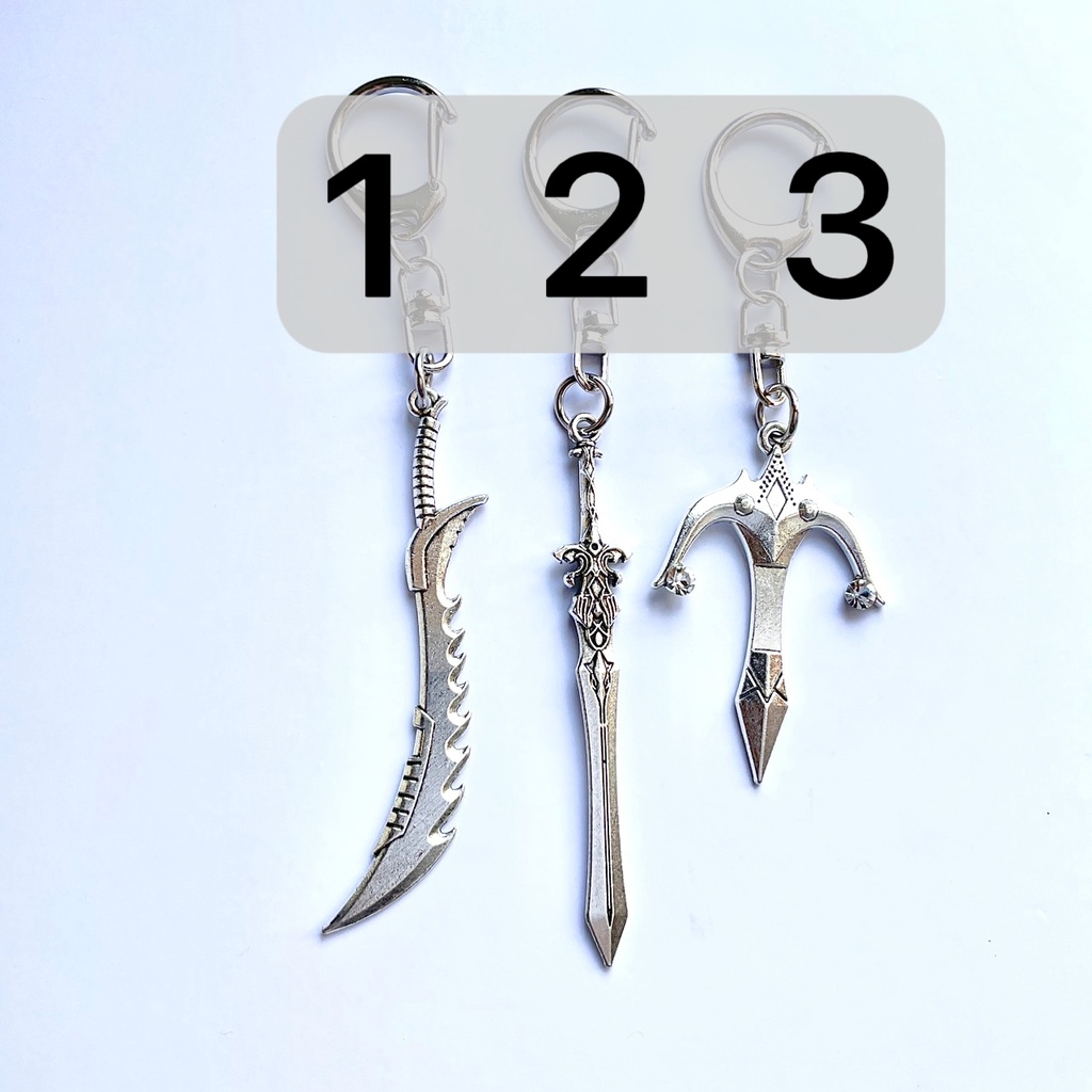 剣のキーホルダー