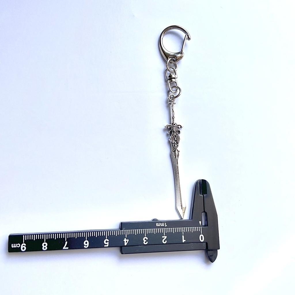 剣のキーホルダー
