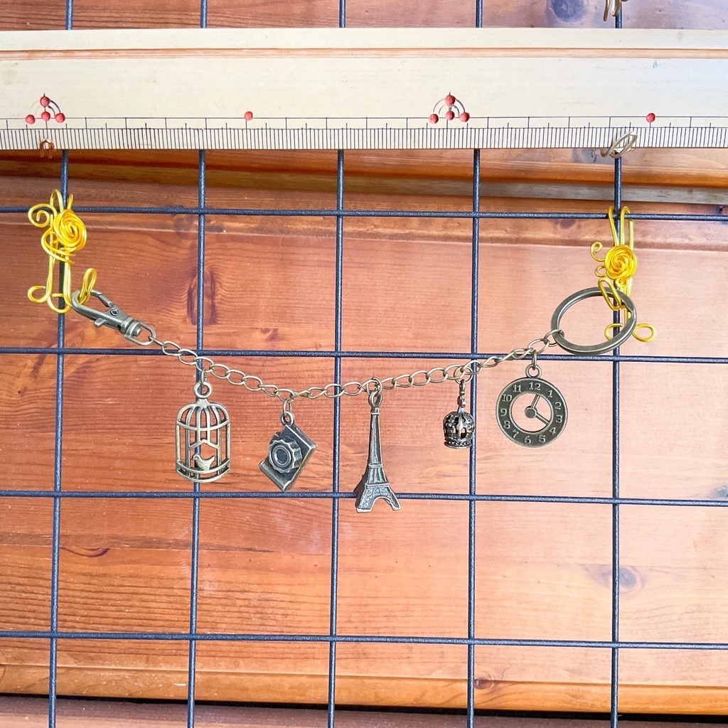 レトロなバッグチャーム